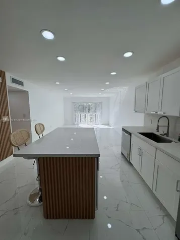 15201 NE 6th Avenue Miami FL 33162