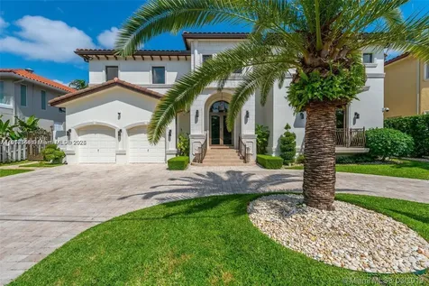 16433 NE 31st Avenue North Miami Beach FL 33160