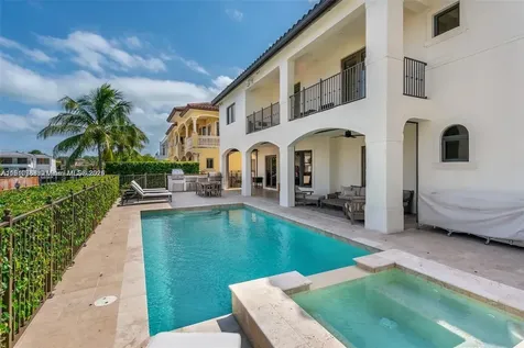 16433 NE 31st Avenue North Miami Beach FL 33160
