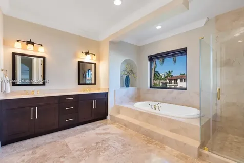 16433 NE 31st Avenue North Miami Beach FL 33160
