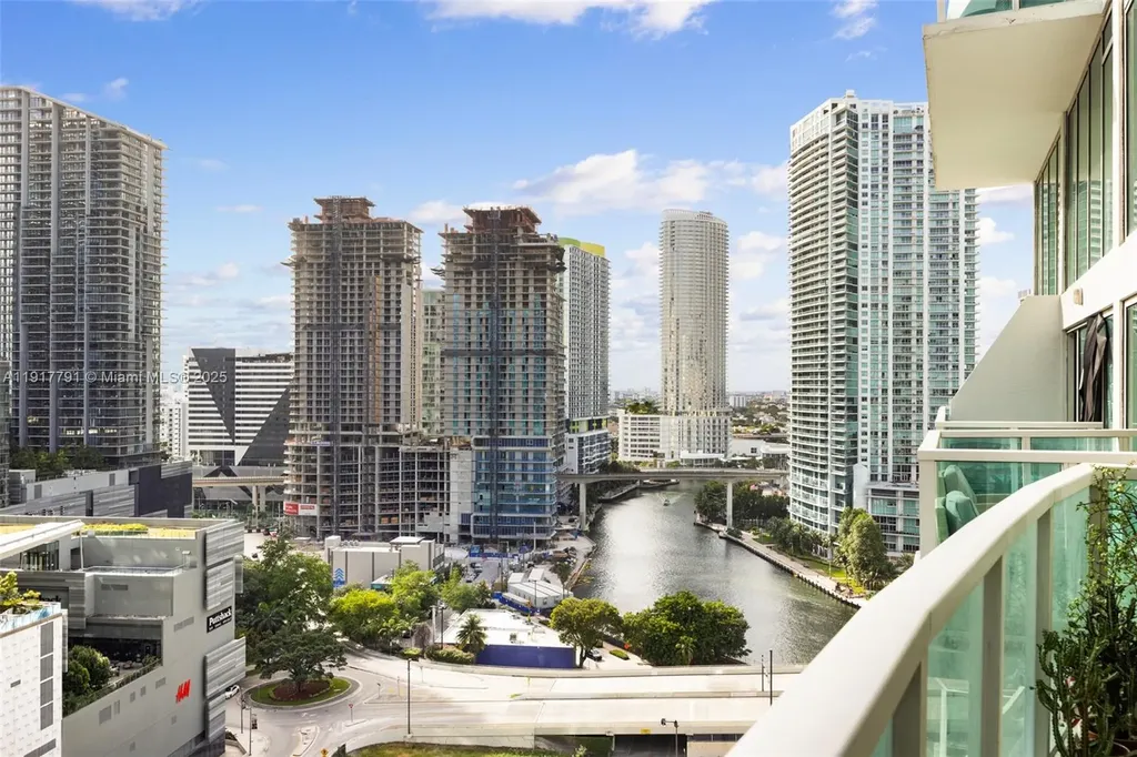 41 SE 5th Street Miami FL 33131