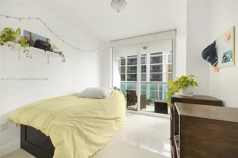 41 SE 5th Street Miami FL 33131