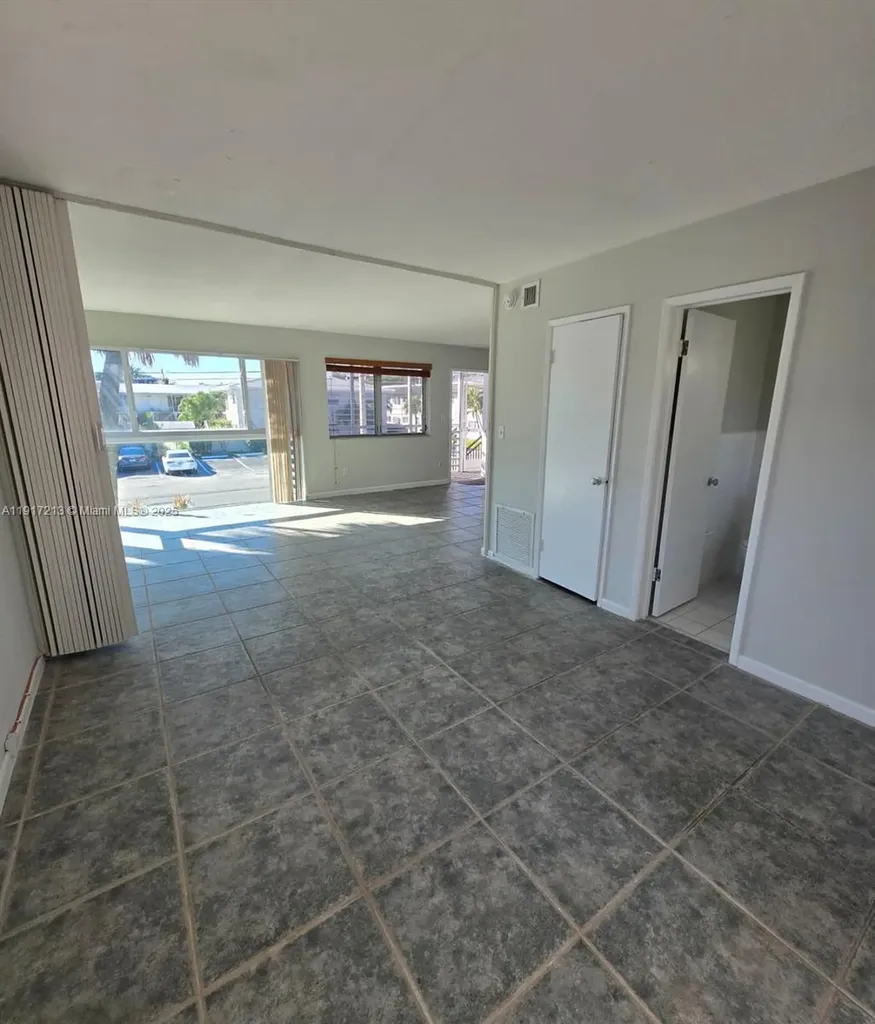 1025 SE 15th Street Fort Lauderdale FL 33316