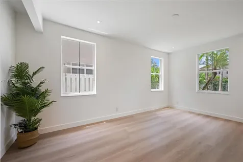 804 Crestview Circle Weston FL 33327