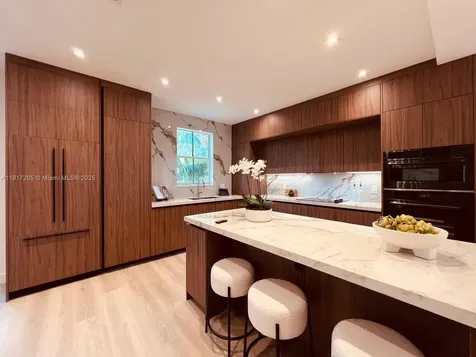 804 Crestview Circle Weston FL 33327