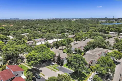 2701 N 34th Avenue Hollywood FL 33021