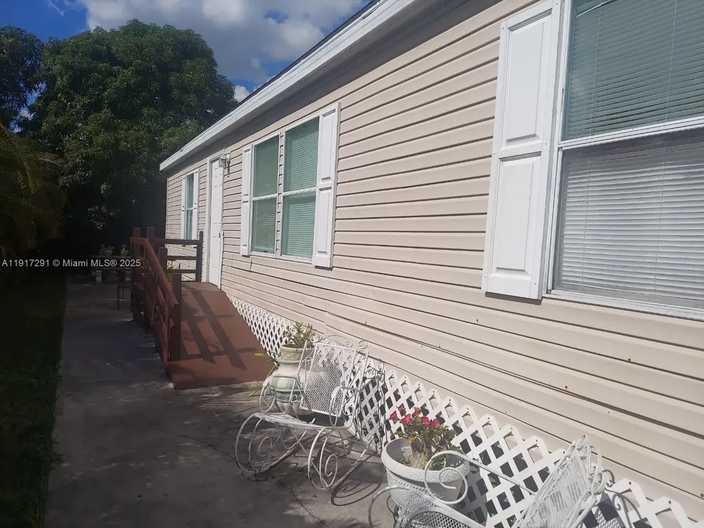 19800 SW 180 Avenue Unit 595 Miami FL 33187