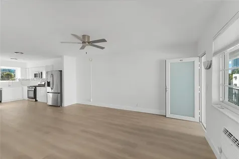 158 Ocean Drive Miami Beach FL 33139