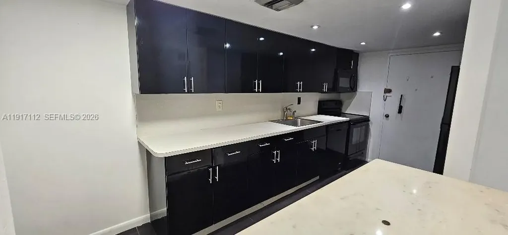 18021 Biscayne Boulevard Aventura FL 33160