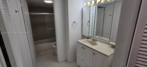 18021 Biscayne Boulevard Aventura FL 33160