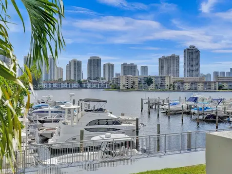 18021 Biscayne Boulevard Aventura FL 33160