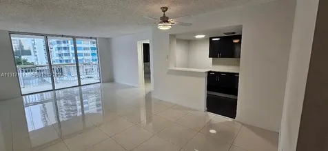 18021 Biscayne Boulevard Aventura FL 33160