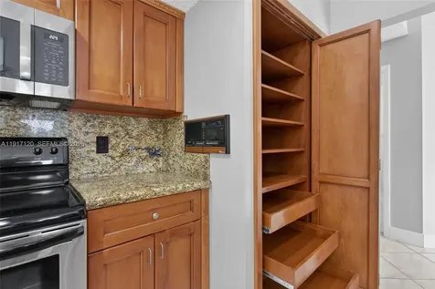 1875 NW 93rd Way Plantation FL 33322