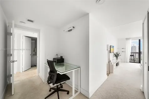 1000 W Island Boulevard Aventura FL 33160