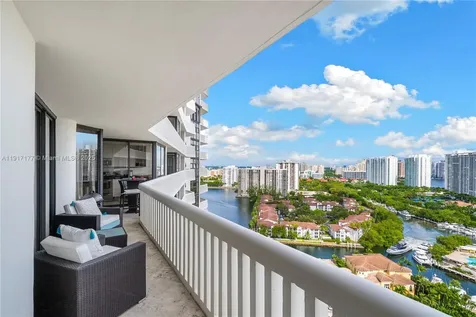 1000 W Island Boulevard Aventura FL 33160