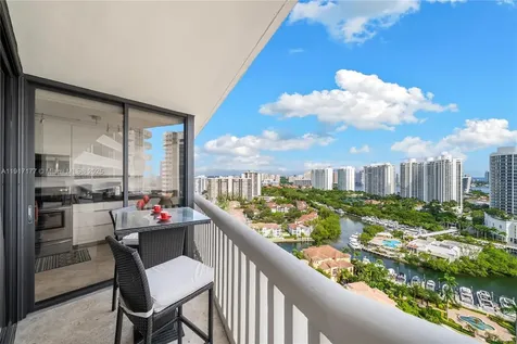1000 W Island Boulevard Aventura FL 33160
