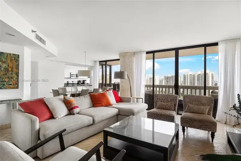 1000 W Island Boulevard Aventura FL 33160