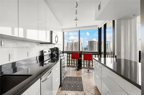 1000 W Island Boulevard Aventura FL 33160