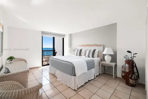 2555 Collins Avenue Miami Beach FL 33140