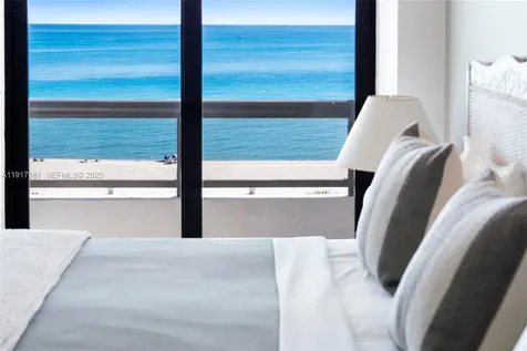 2555 Collins Avenue Miami Beach FL 33140
