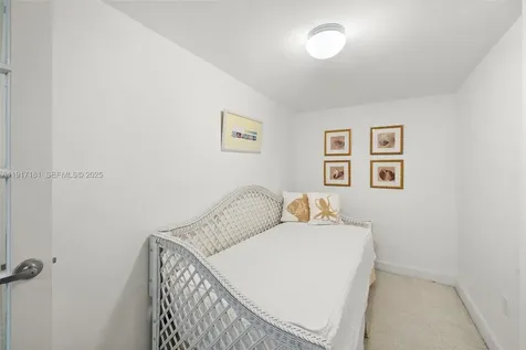 2555 Collins Avenue Miami Beach FL 33140