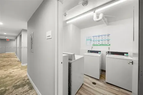 2555 Collins Avenue Miami Beach FL 33140