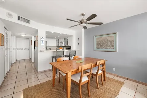 2555 Collins Avenue Miami Beach FL 33140