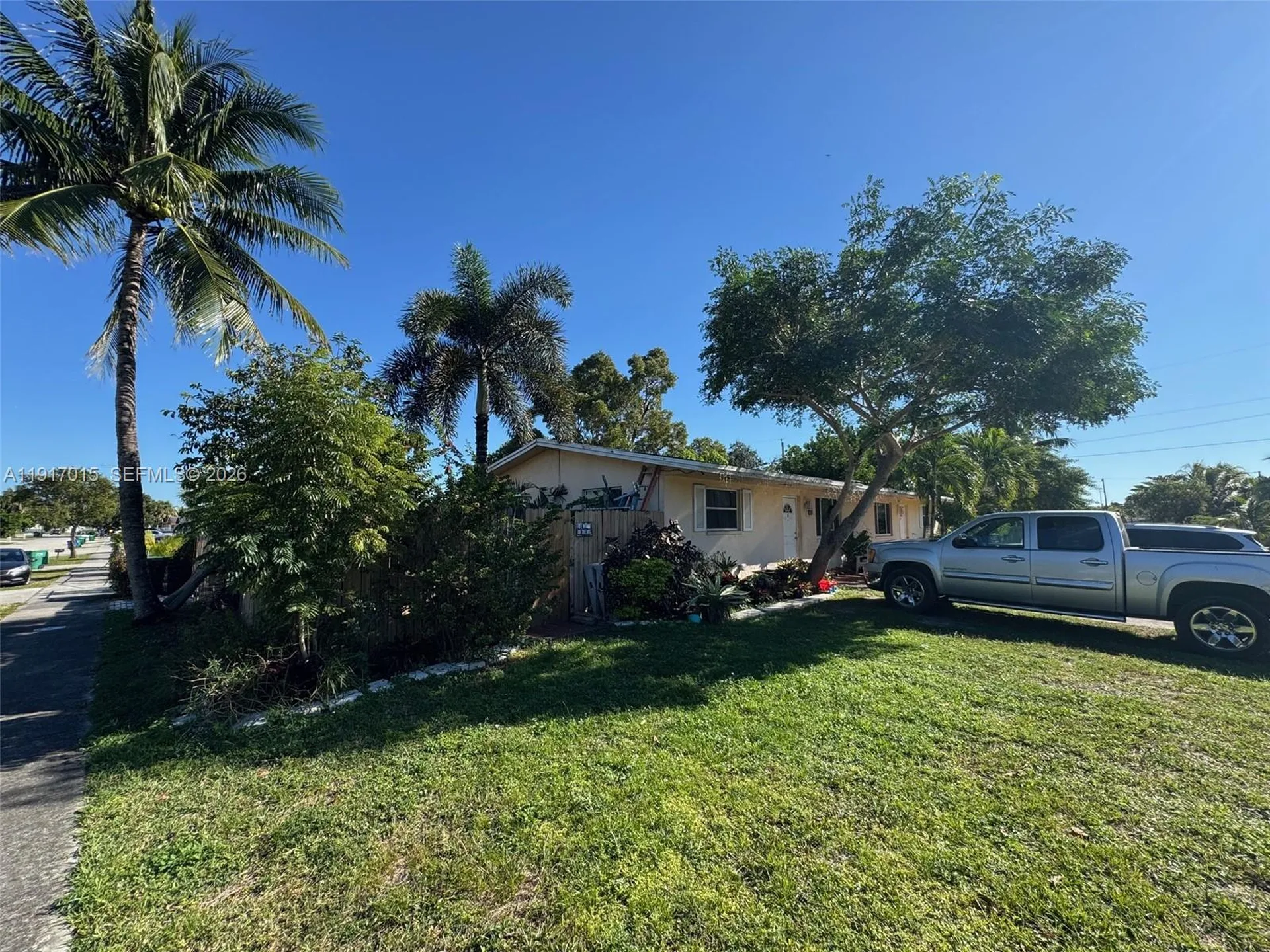 2200 SW 42nd Avenue Fort Lauderdale FL 33317