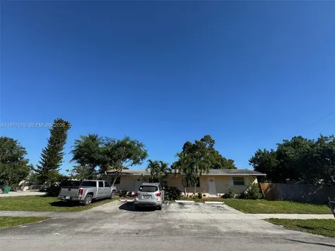 2200 SW 42nd Avenue Fort Lauderdale FL 33317