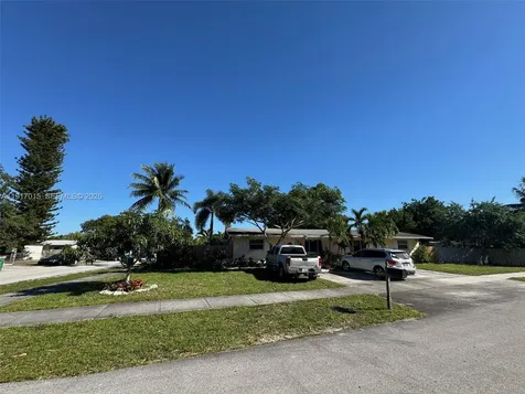 2200 SW 42nd Avenue Fort Lauderdale FL 33317