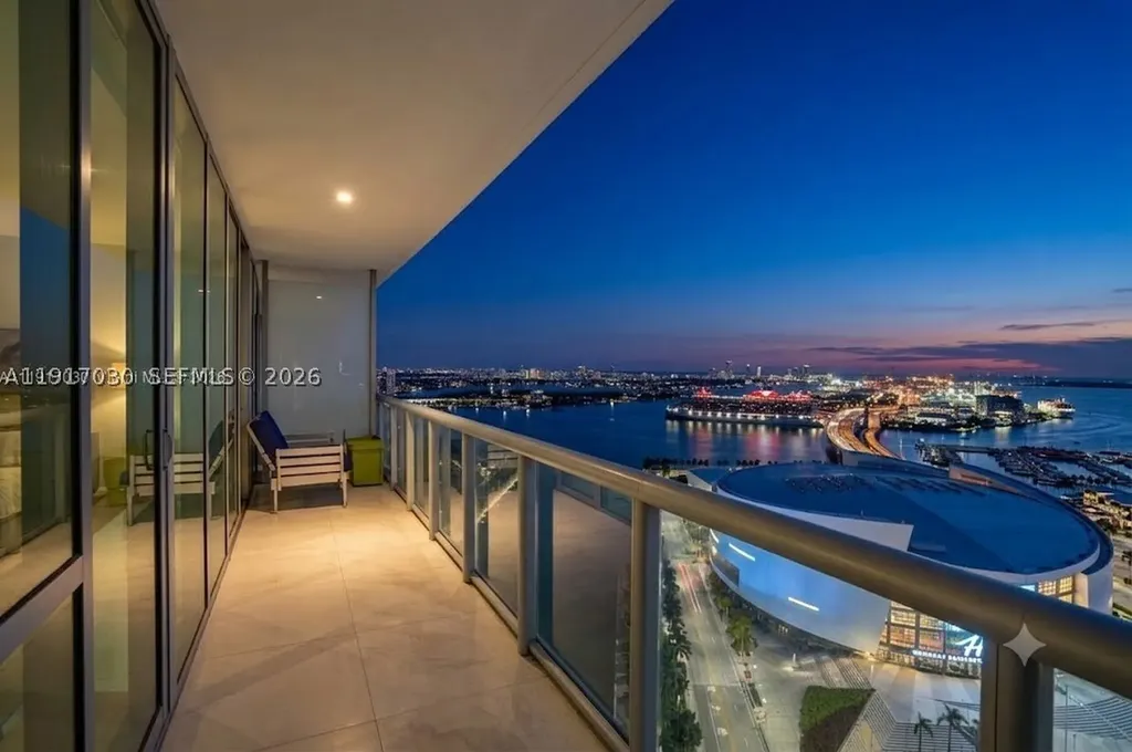888 Biscayne Boulevard Miami FL 33132