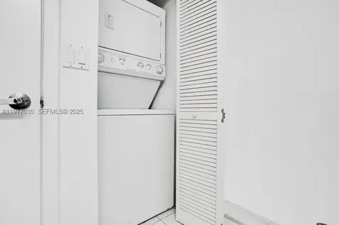 888 Biscayne Boulevard Miami FL 33132