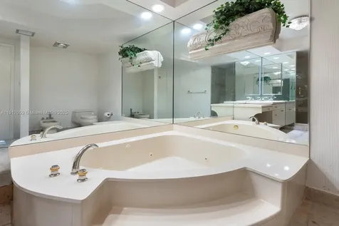 20281 E Country Club Drive Aventura FL 33180