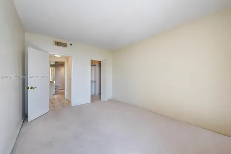 20281 E Country Club Drive Aventura FL 33180
