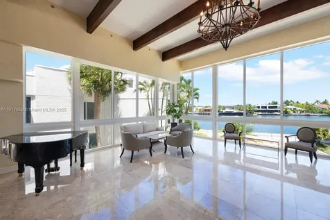 20281 E Country Club Drive Aventura FL 33180