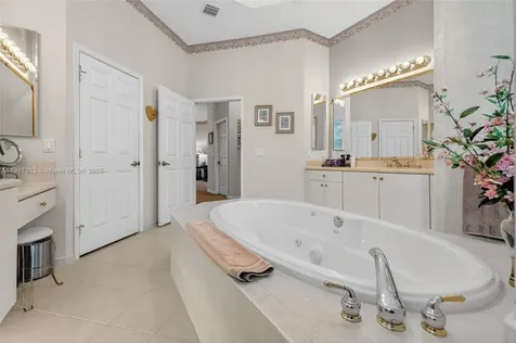 4123 W Lake Estates Drive Davie FL 33328