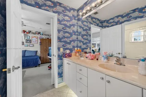 4123 W Lake Estates Drive Davie FL 33328