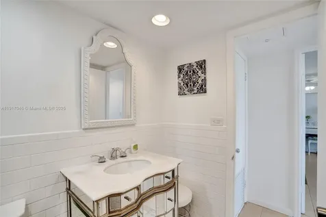 5005 Collins Avenue Miami Beach FL 33140