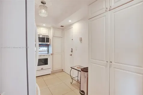 5005 Collins Avenue Miami Beach FL 33140