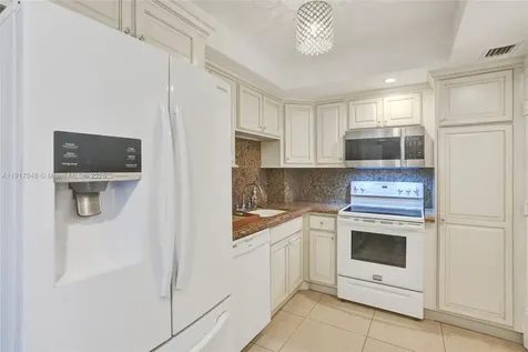 5005 Collins Avenue Miami Beach FL 33140
