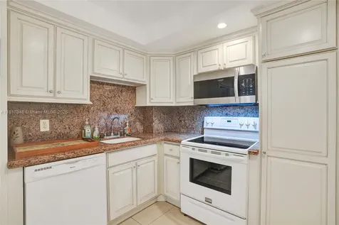 5005 Collins Avenue Miami Beach FL 33140