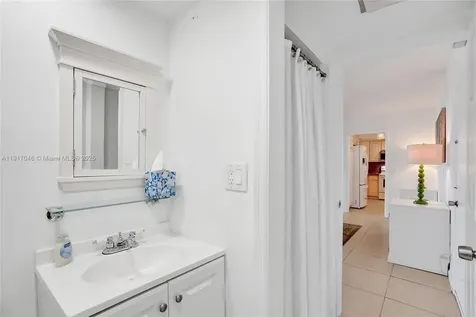 5005 Collins Avenue Miami Beach FL 33140