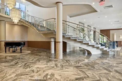 5401 Collins Avenue Miami Beach FL 33140