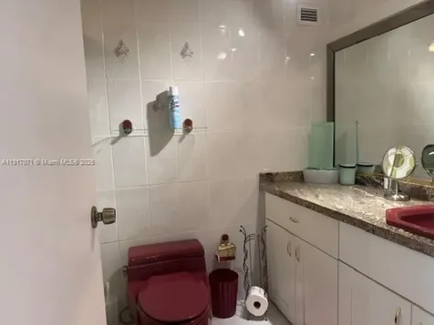 5401 Collins Avenue Miami Beach FL 33140