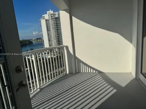 5401 Collins Avenue Miami Beach FL 33140