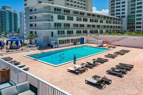 5401 Collins Avenue Miami Beach FL 33140
