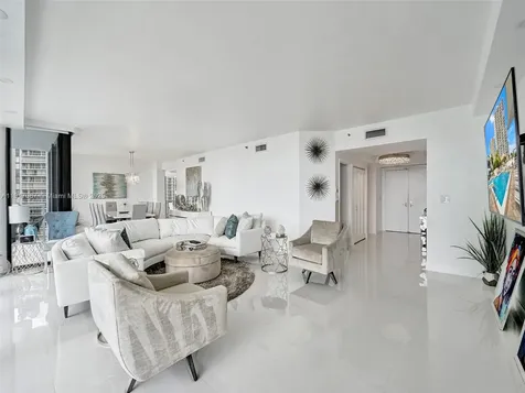 20281 E Country Club Drive Aventura FL 33180