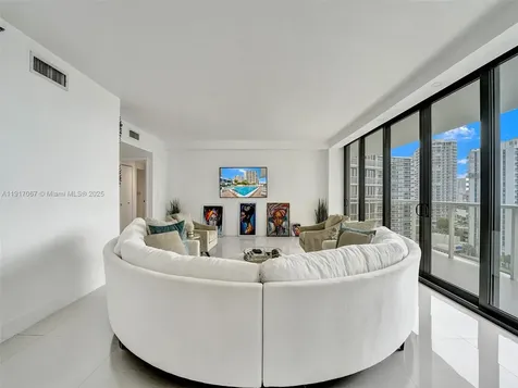 20281 E Country Club Drive Aventura FL 33180