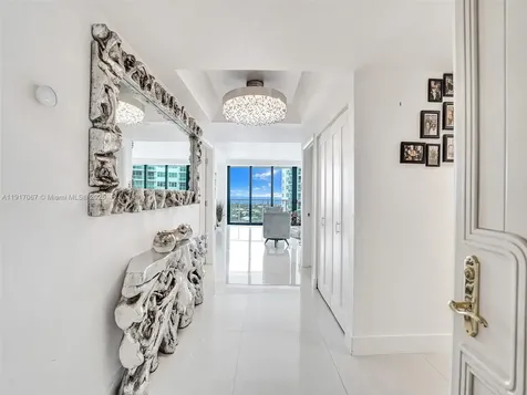 20281 E Country Club Drive Aventura FL 33180
