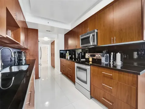 20281 E Country Club Drive Aventura FL 33180